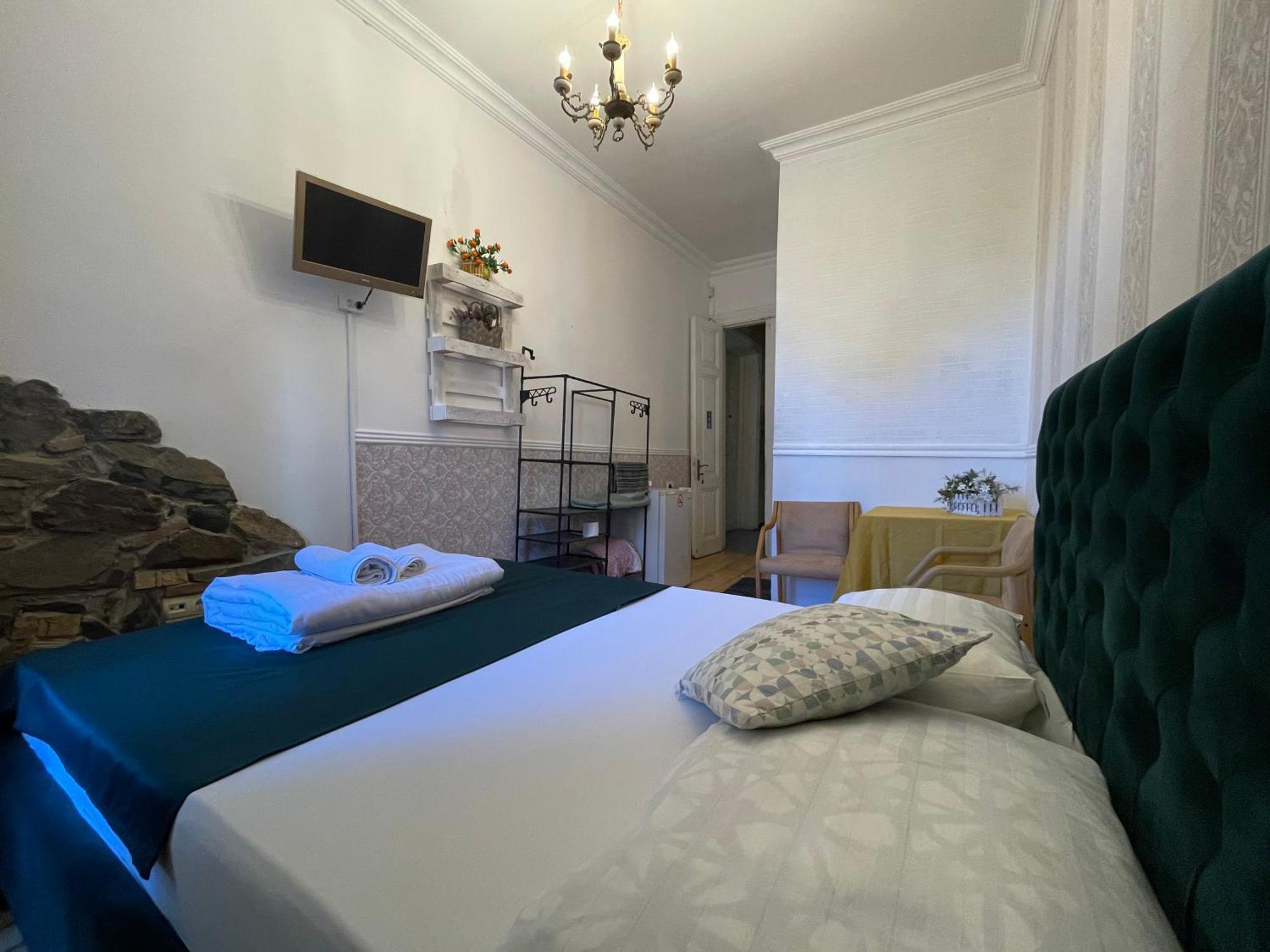 Wine O'Clock Hotel Тбилиси Екстериор снимка